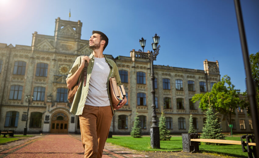 The Role of the Personal Statement in Ivy League & Top UK University Admissions