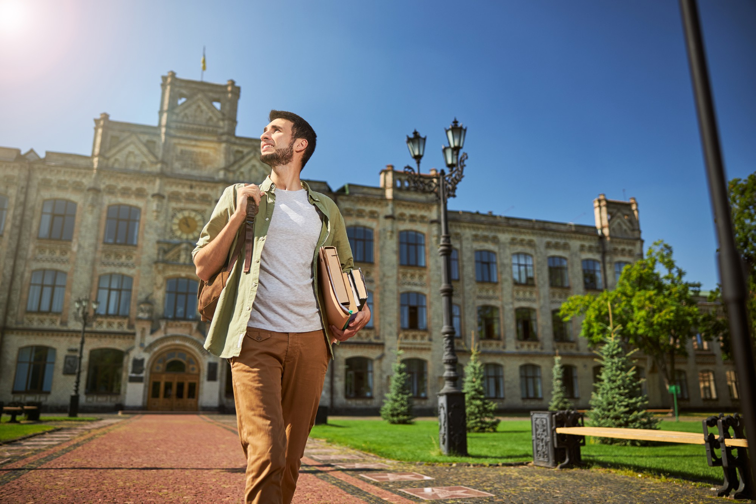 The Role of the Personal Statement in Ivy League & Top UK University Admissions