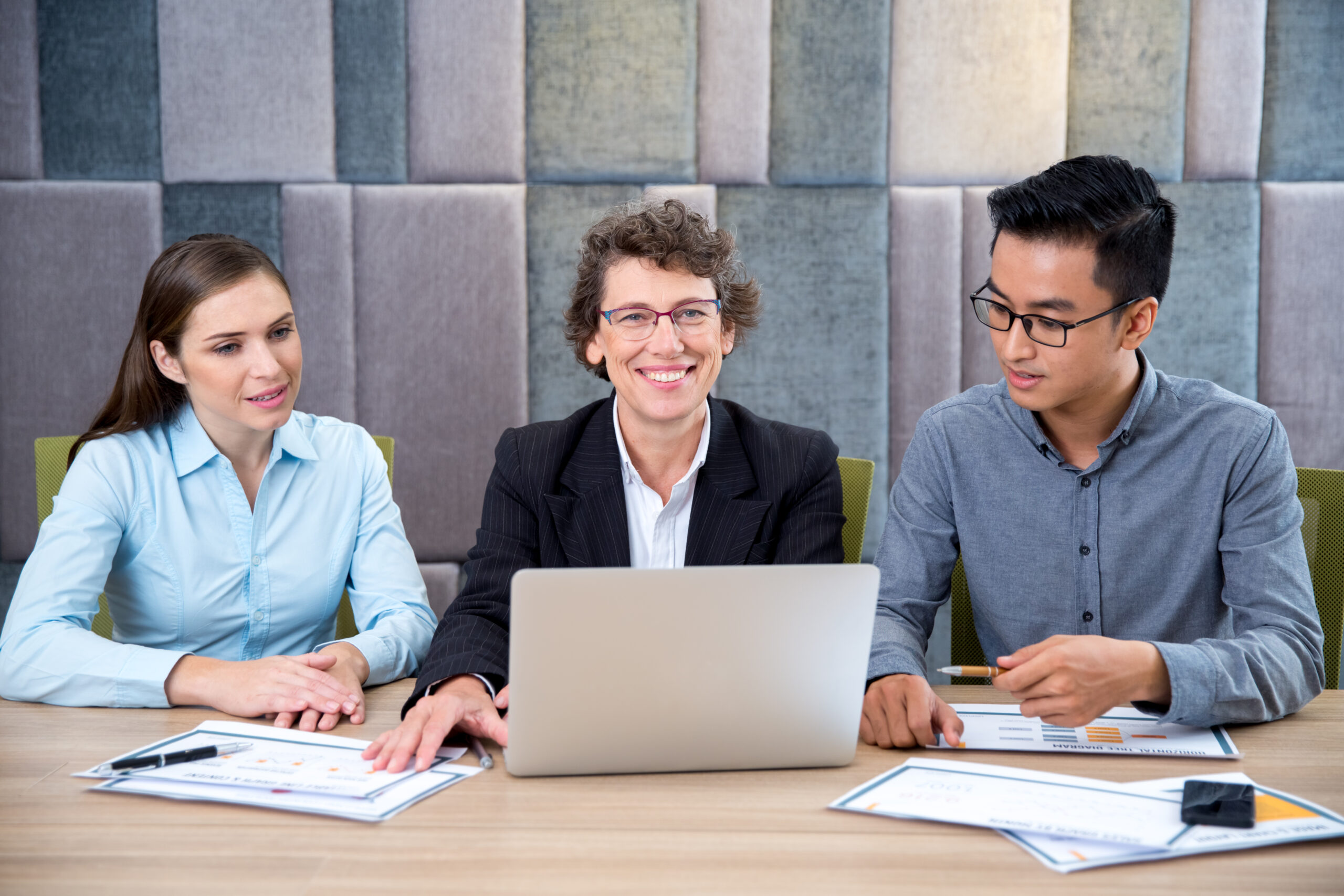 Scholarships for UAE Students: What Most Applicants Miss—Advice from a College Admissions Consultant in the UAE